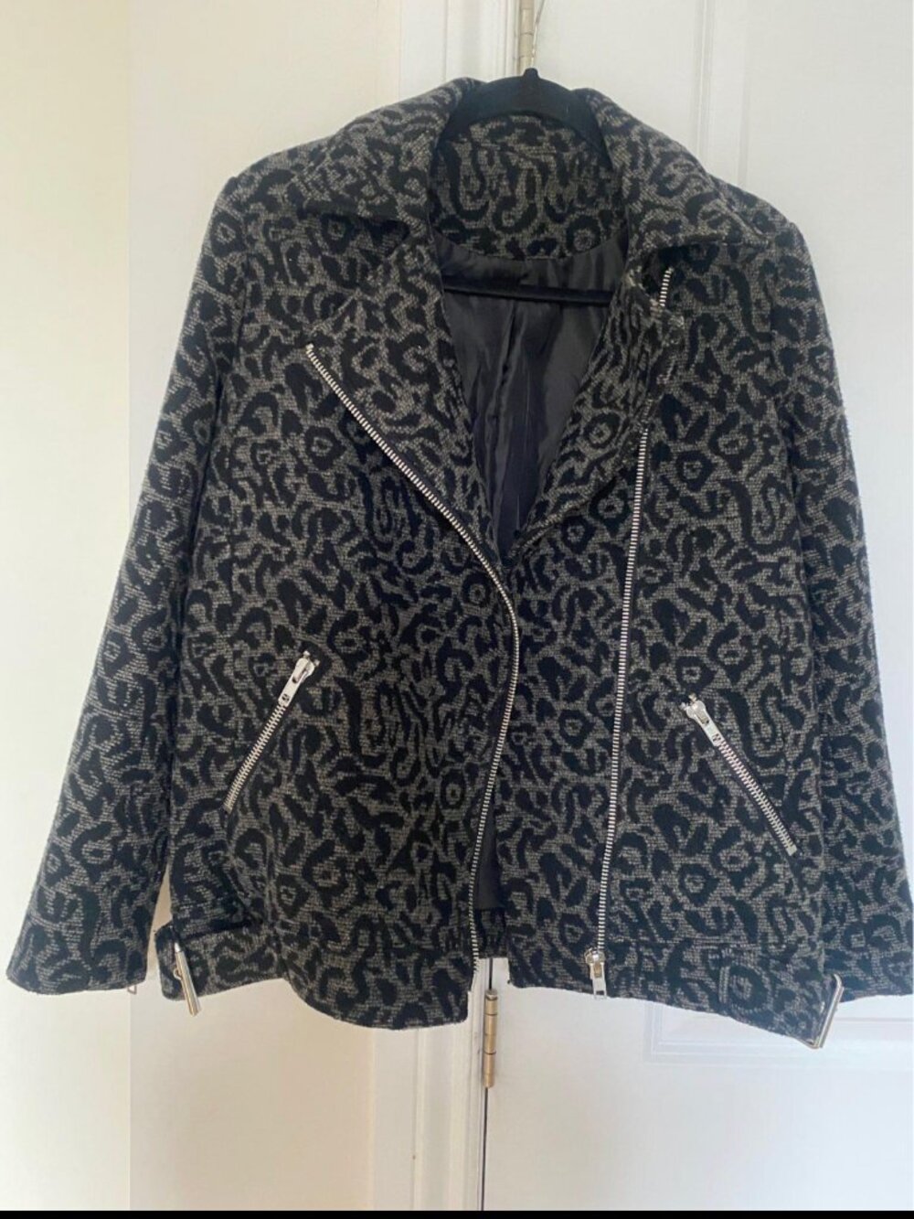 Barely worn jacket - Picture 2 of 3